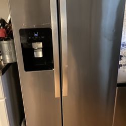 Whirlpool Refrigerator With Water And Ice Maker