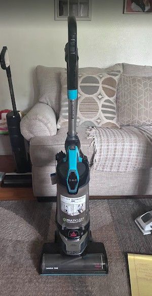π§Ό Bissell MultiClean Allergen Lift-Off Pet Vacuum β Like New!