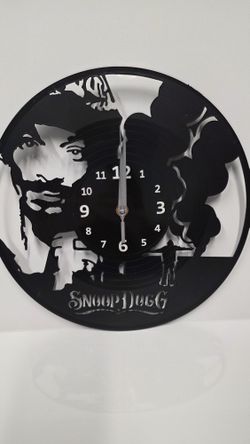 Snoop Dogg wall clock Size 11×7 Batteries are not included