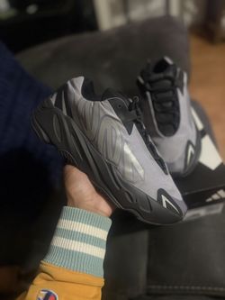 Yeezy 700 MNVN Geode Size 8 Men
