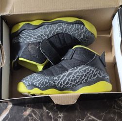 Jordan Boys Black Gray Yellow Animal Print Hook & Loop Mid Top Sneakers size 8c