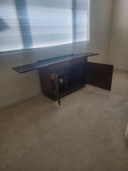 Cabinet with extentions