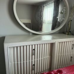 Queen Bed Room Set