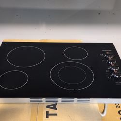 30in Frigidaire Electric Cooktop NEW OPEN BOX