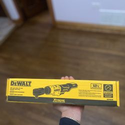 Dewalt 12v Cordless Ratchet Wrench/ Matraca