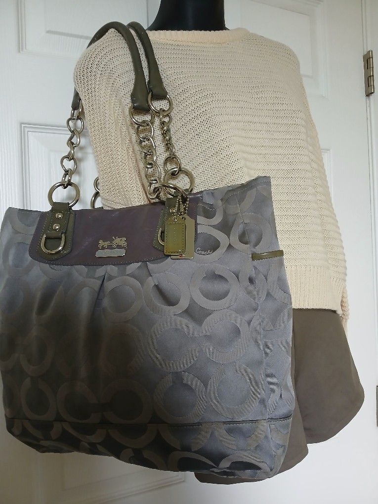 XL Original Coach C's Shoulder Bag