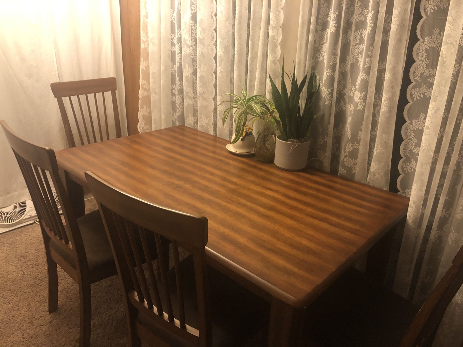 Dining Room table with 4 chairs