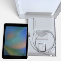 Apple iPad (5th Gen) A1822-32 GB- Wi-Fi- 9.7" -Black/Space Grey