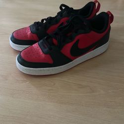 red and black nike dunks size 6