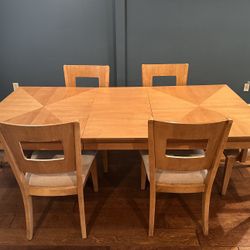 Dining table with 6 chairs 