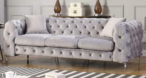 GLAM STYLE TUFTED ACCENTS GRAY VELVET SOFA COUCH ACCENT PILLOWS