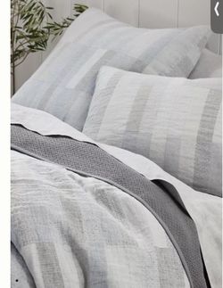 Coyuchi Anza Organic Matelasse Duvet Cover