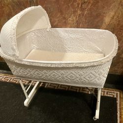 Vintage Wicker Baby Crib/ Bassinet 