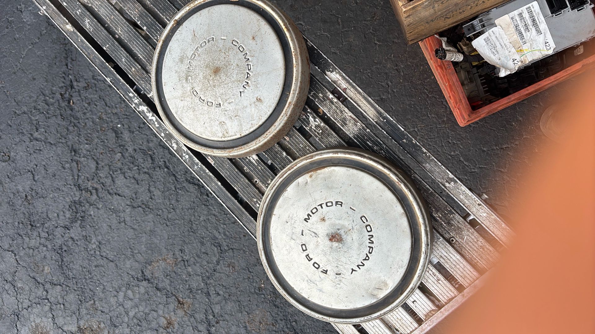 Ford Hubcaps