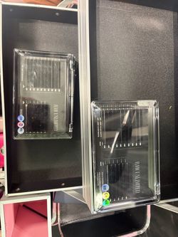 Raw Unlimited Silk Lash Extensions Trays and lash supplies