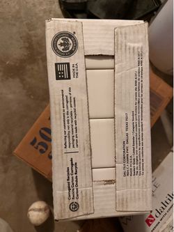 Ceramic wall tile