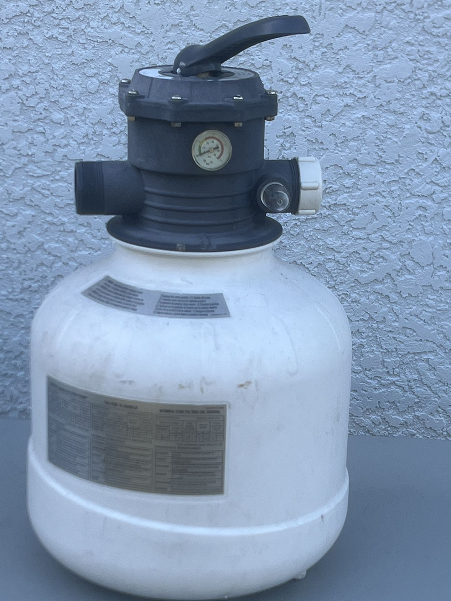 Intex SF70110-2 Sand Filter Pump& Multiport Valve for Above Ground Swimming Pool. Used in good condition with some cosmetic blemishes. These blemishes