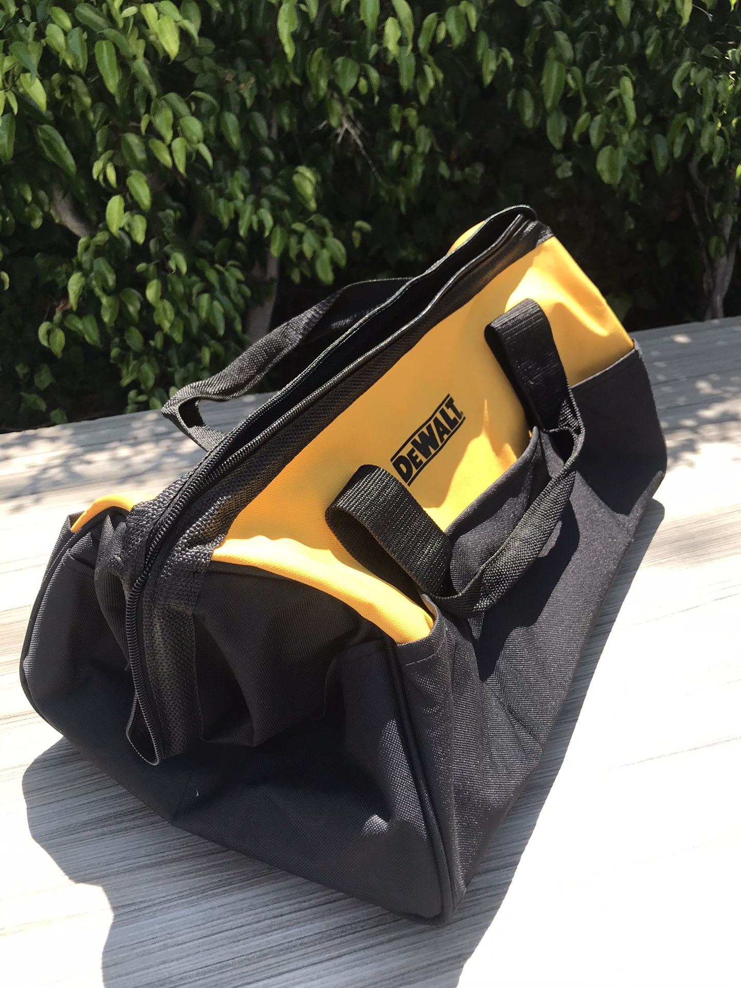 DeWalt bag 19” x 12” x 12” new nueva $20