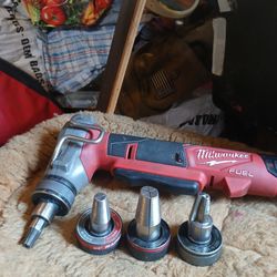 Milwaukee pex-A