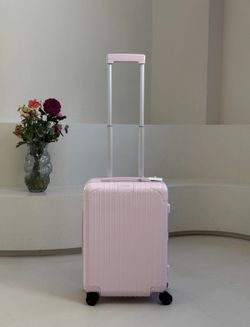 Rimowa Essential Cabin Gloss Ballerina Pink