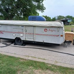 1997 Jayco UDK12 pop-up camper. BROKEN CABLES, ROOF WONT RAISE. 