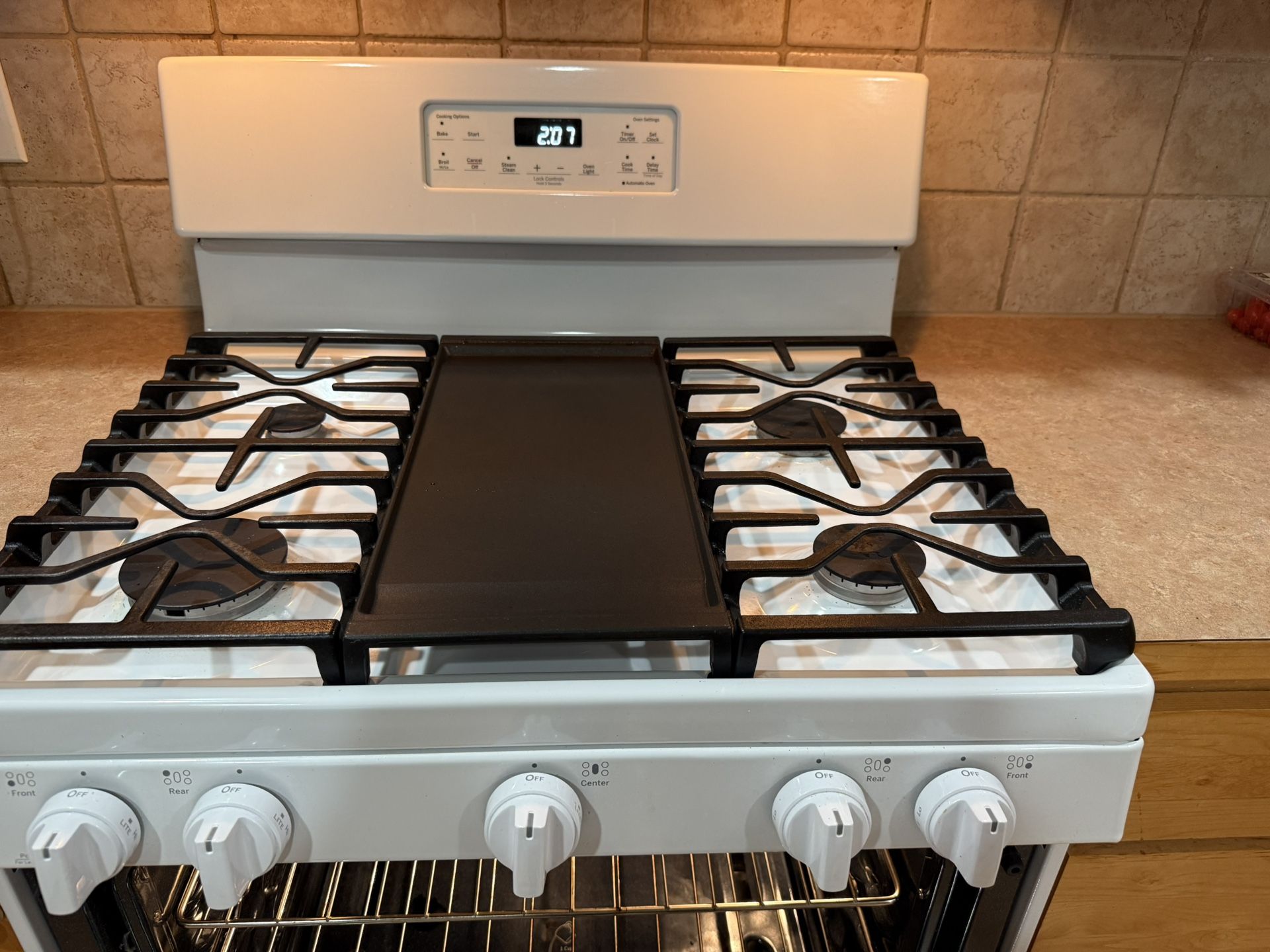 GE Gas Stove, JGBS66DEK6WW