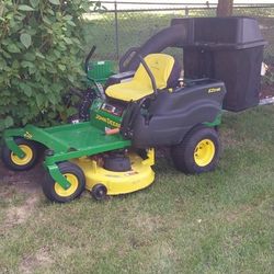 Jonh Deere Z225  Zero Turn Mower