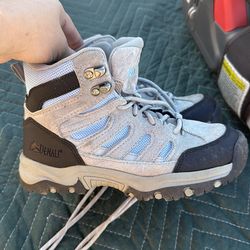 Hikin boots Kids size 2