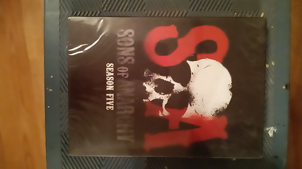 SONS OF ANARCHY # 4 - d.v.d. disc box set = complete season five