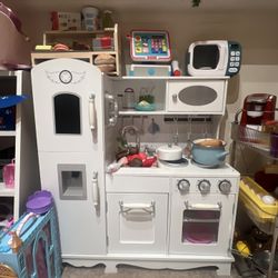 Play Kitchen 