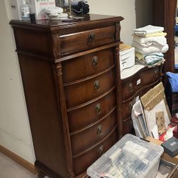 Pulaski Furniture Chester Dresser Chest of Drawers with Marble Top