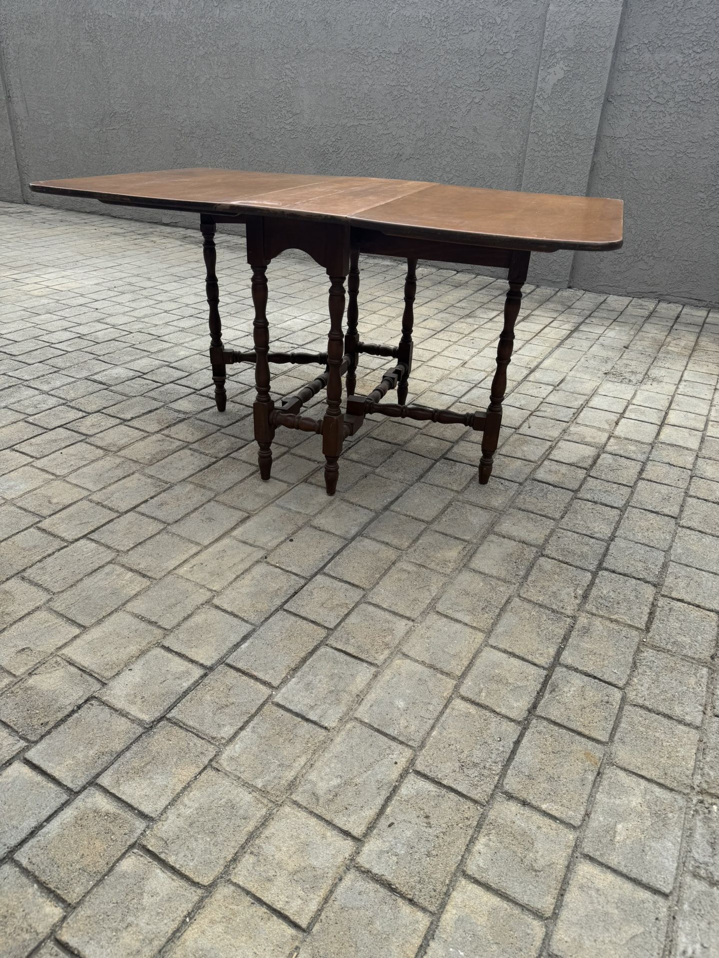 Antique Drop Leaf Gate Leg Table 20th Century