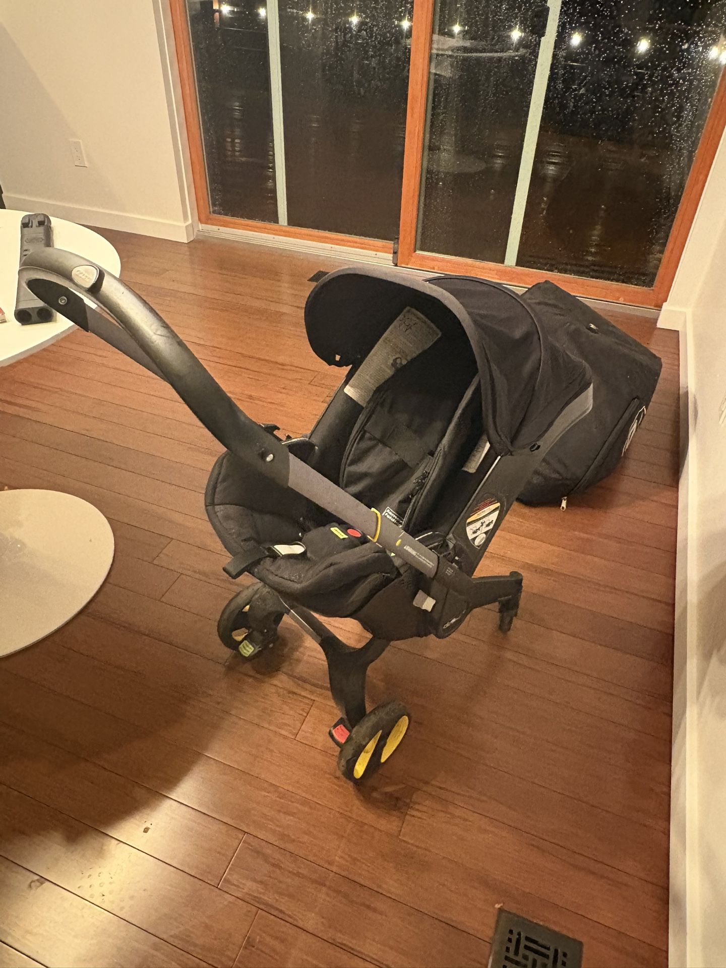 Doona Stroller With Back Travel Bag