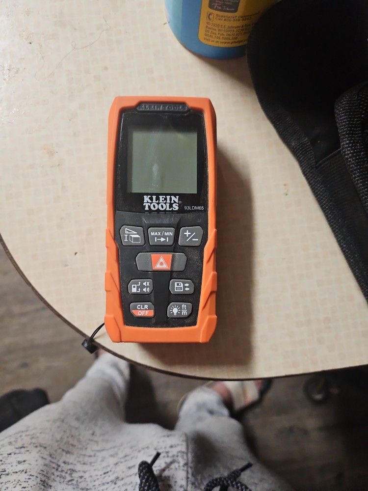 Klein Distance Reader