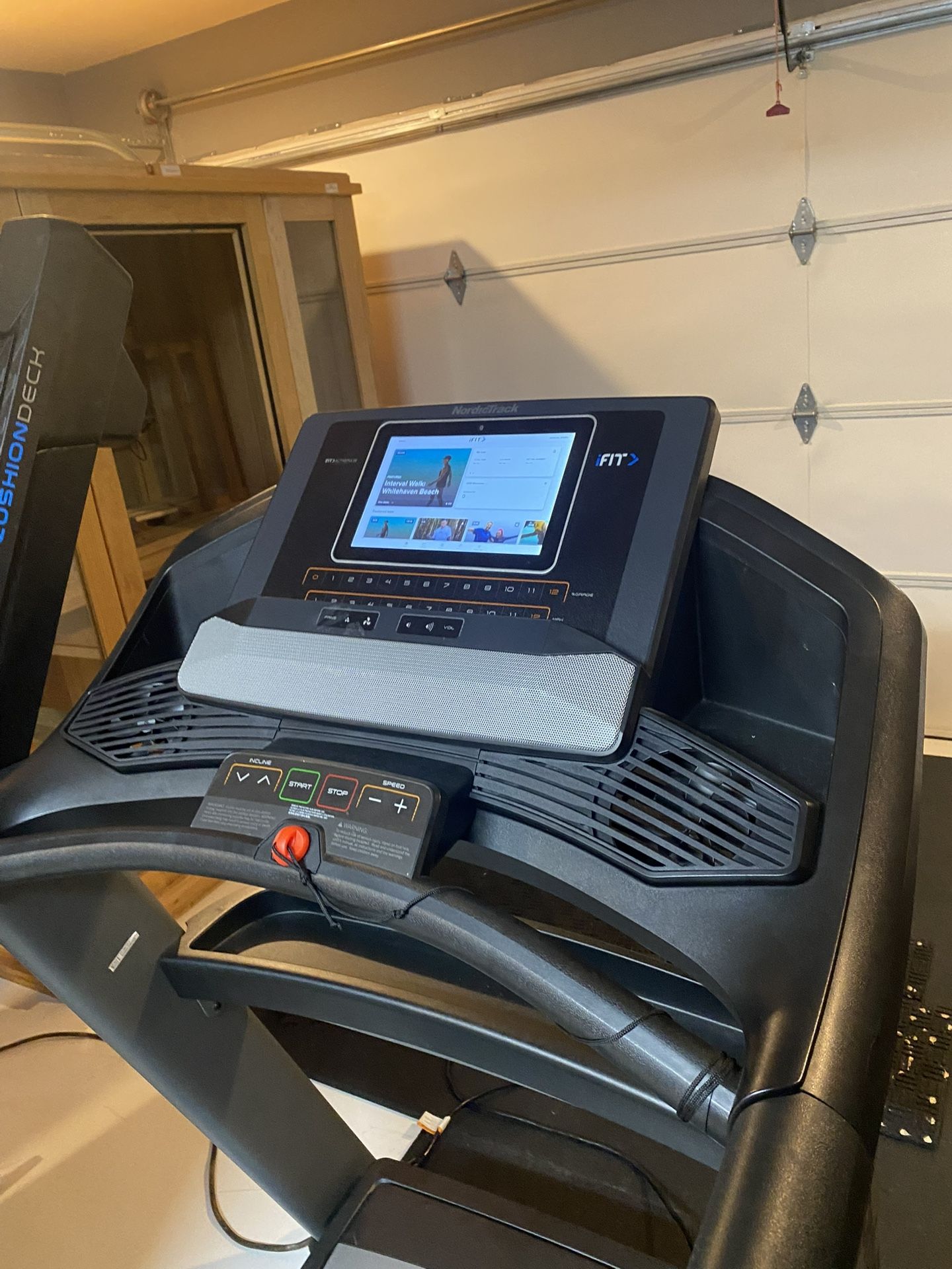 NordicTrack Elite 1000 Treadmill – Great Condition (Read Description)