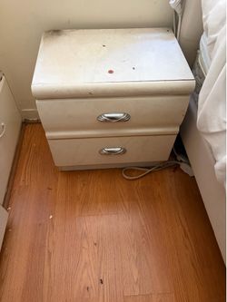 Free nightstand
