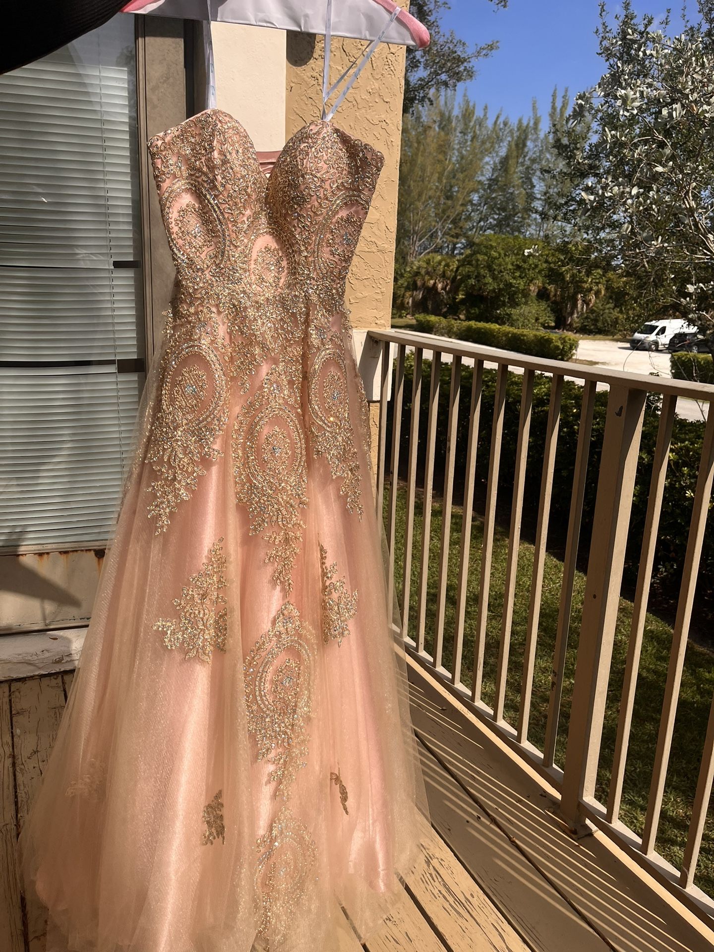 Sweet 16/ Quinceanera Rose Gold Dress/ Size 0 Sweet 16/ Quinceanera Rose Gold Dress/ Size 0