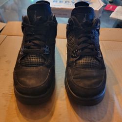 AIR JORDAN RETRO 4 SIZE 6Y BLACK CAT