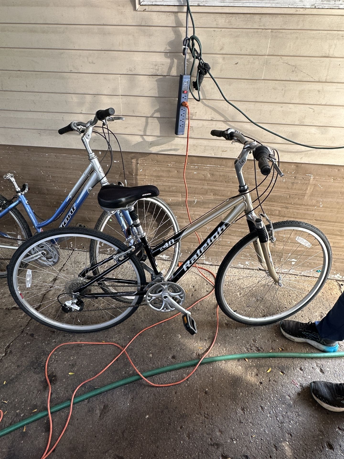 Women’s Hybrid Raleigh C40 Bike 