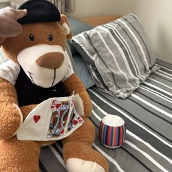 Big giant 25” unique & new bear plush toy with cards by Goffa Inc. Online price is more than $100