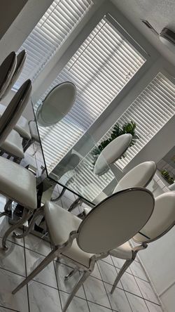 Luxury Channel Glass Table 6 chairs white