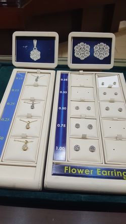 Flower Diamond Earings and pendants
