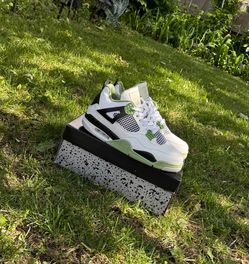 Jordan 4 size 9.5 men brand new never worn