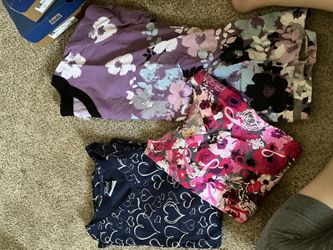 Women’s Scrub Tops 