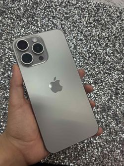 iPhone 15 Pro Max 256GB UNLOCKED 