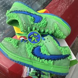 Grateful Dead x Nike SB Dunk Low Green Bear 