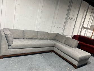 SECTIONAL COUCH SOFA