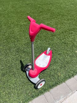 Radio Flyer Red Scooter