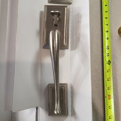 Schlage ENTRANCE Handleset Satin Nickel