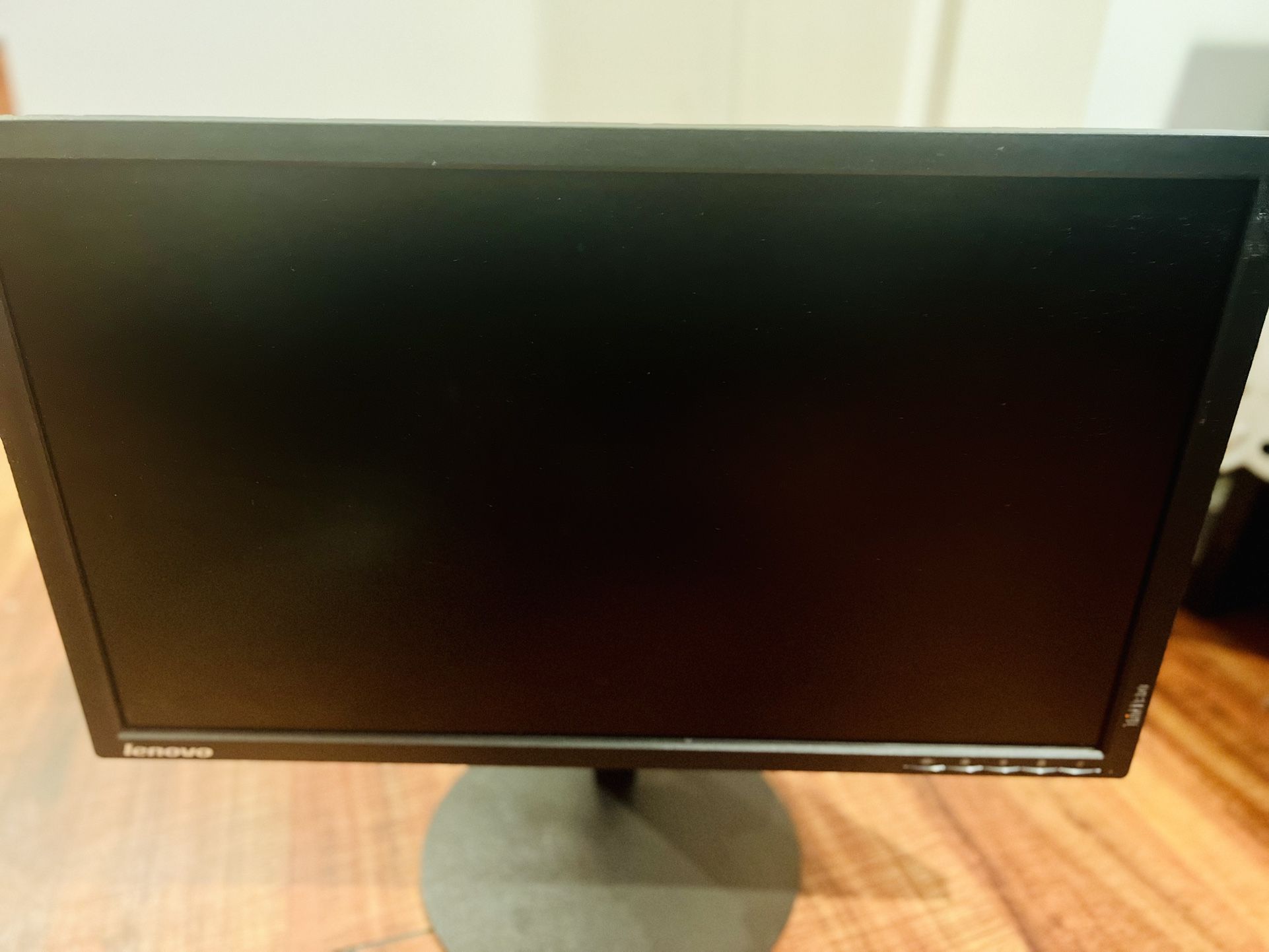 Lenovo ThinkVision T2424pA 24" 1920 x 1080 VGA HDMI DVI LED Monitor
